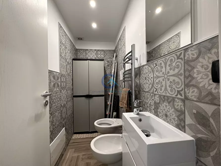 Immagine 10 di Trilocale in vendita  in via Lungomare Stefano Pugliese 54 a Catanzaro