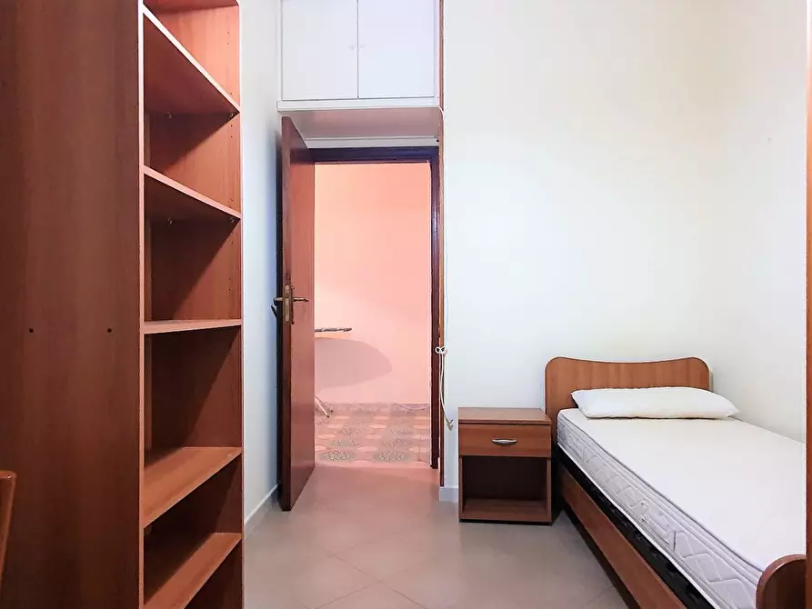 Immagine 10 di Stanza singola in affitto  a Catanzaro