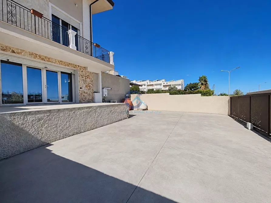 Immagine 15 di Casa bifamiliare in affitto  a Catanzaro