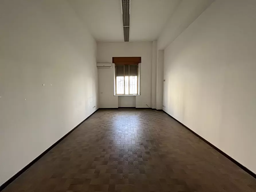 Immagine 3 di Ufficio in affitto  a Catanzaro