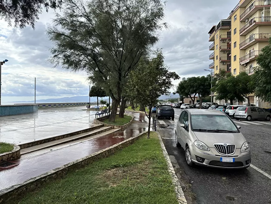 Immagine 21 di Quadrilocale in vendita  in Via Lungomare Stefano Pugliese 57 a Catanzaro