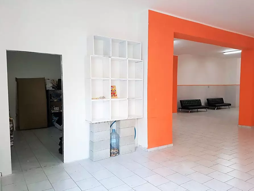 Immagine 8 di Ufficio in vendita  a Catanzaro