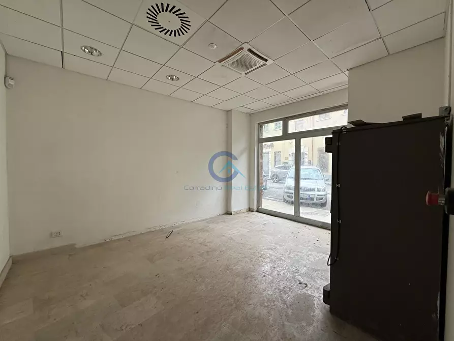 Immagine 15 di Locale commerciale in affitto  in Via Nazario Sauro 9 a Catanzaro
