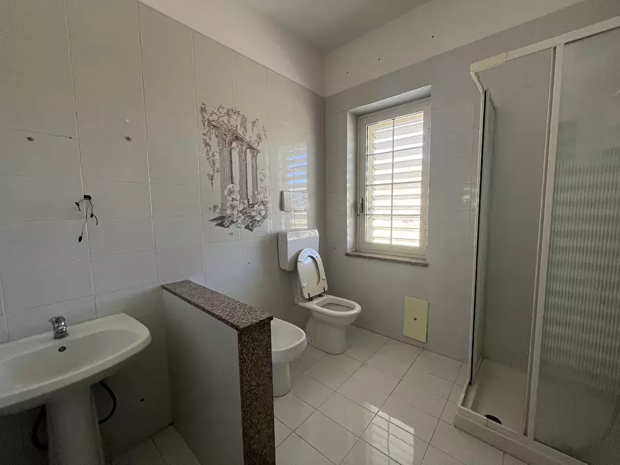 Immagine 16 di Pentalocale in affitto  a Catanzaro