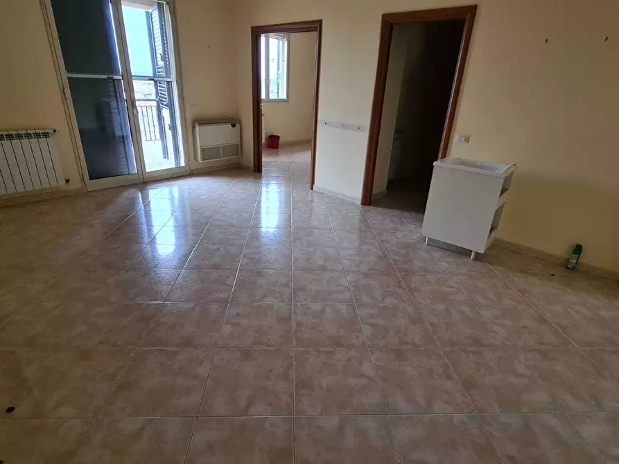 Immagine 26 di Quadrilocale in vendita  a Floridia