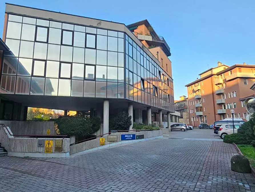 Immagine 3 di Trilocale in vendita  a Brescia