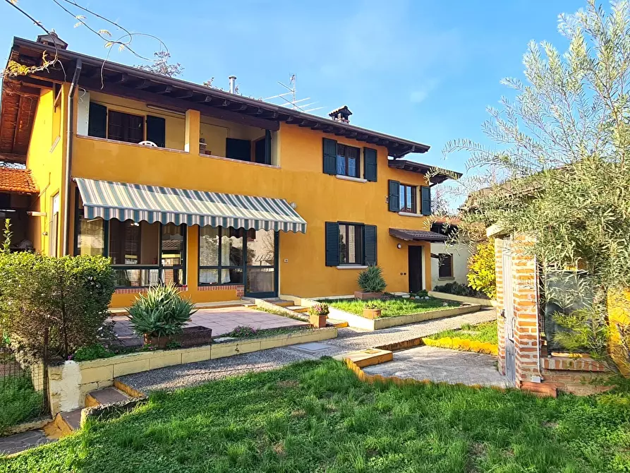 Immagine 1 di Villa in vendita  in Via GUGLIELMO  MARCONI a Borgosatollo