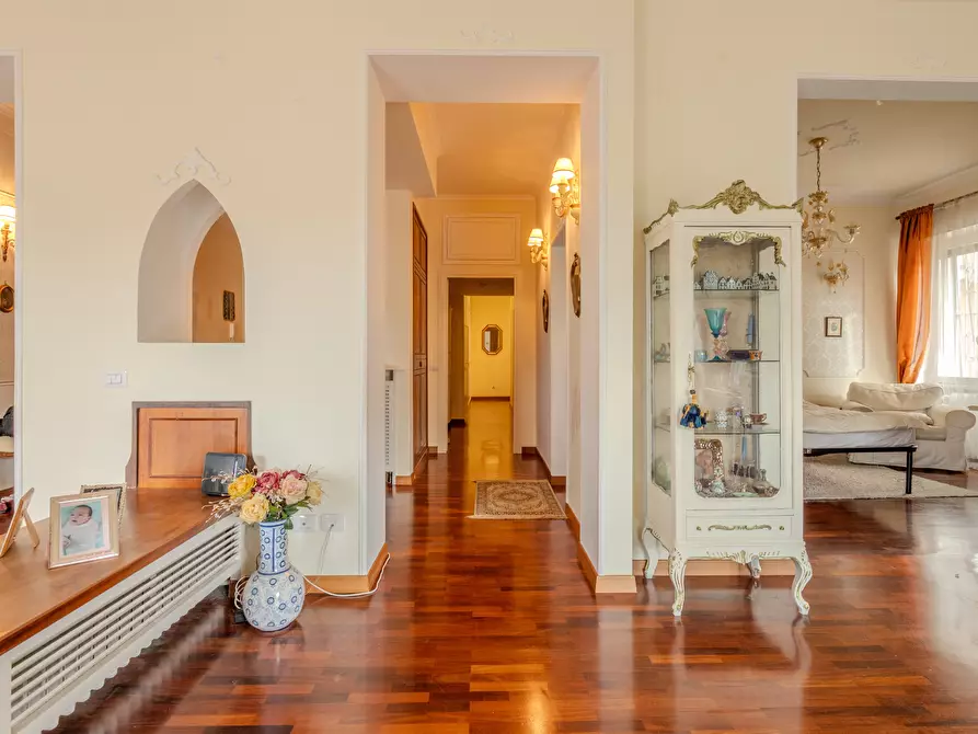 Immagine 14 di Pentalocale in vendita  in Via Nerola 16 a Roma