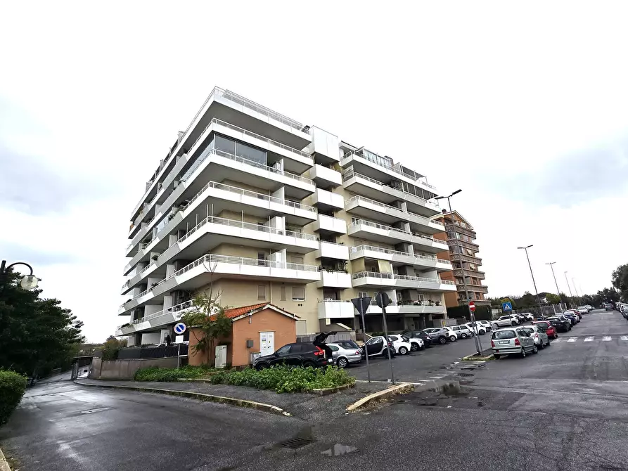 Immagine 24 di Bilocale in vendita  in Via Guglielmo Petroni 38 a Roma