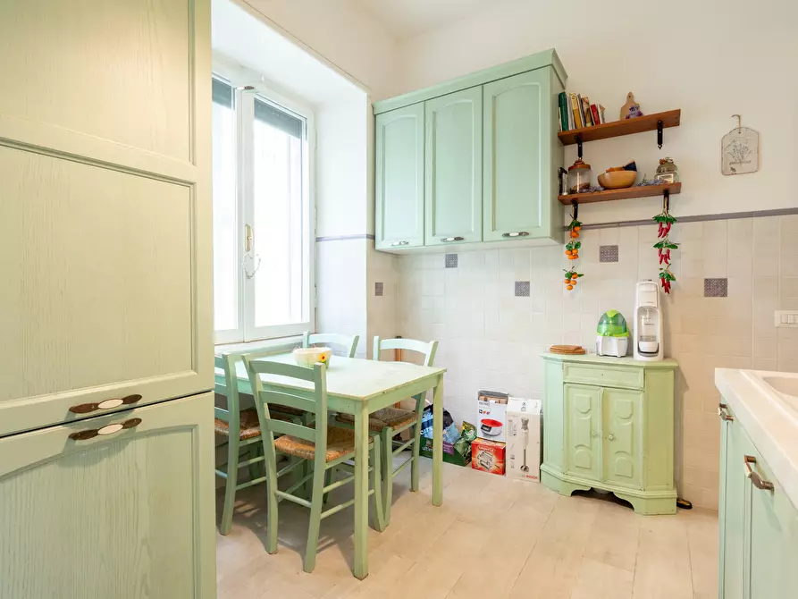 Immagine 23 di Pentalocale in vendita  in Via Nerola 16 a Roma