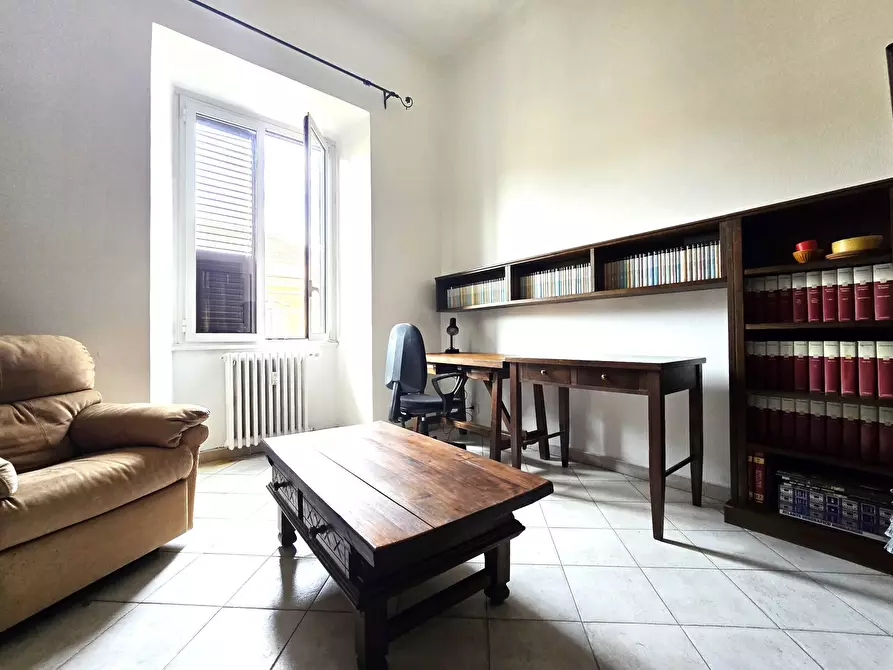 Immagine 8 di Trilocale in affitto  in Piazza di Santa Croce in Gerusalemme 1 a Roma