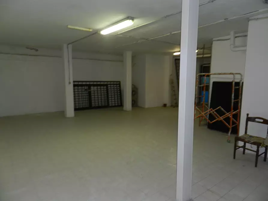 Immagine 6 di Showroom in vendita  in Via degli Abeti 29 a Roma