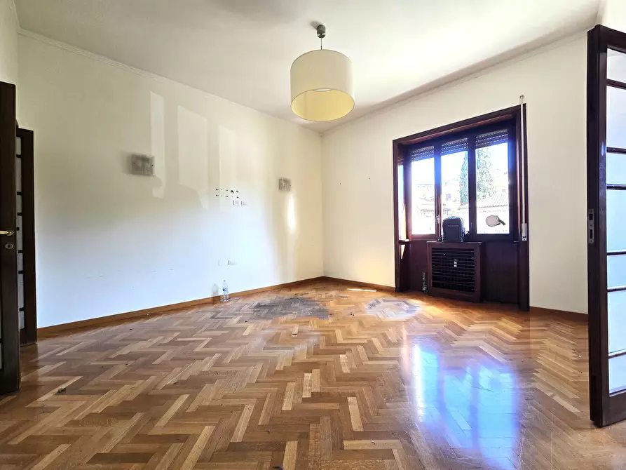 Immagine 11 di Pentalocale in affitto  in Via Francesco Denza 3 a Roma