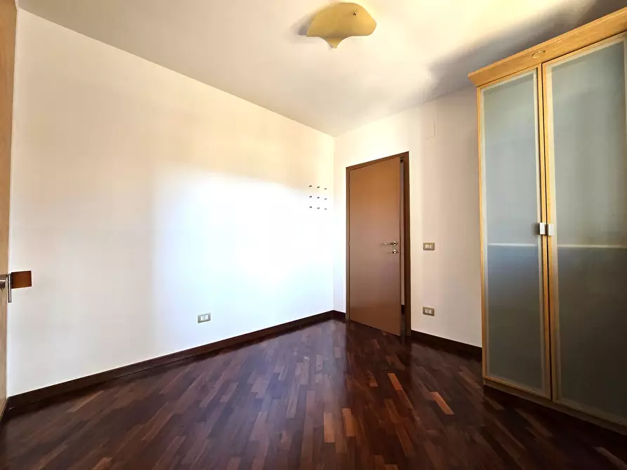 Immagine 22 di Trilocale in affitto  in Viale Avignone 93 a Roma