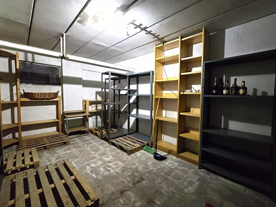 Immagine 11 di Magazzino in vendita  in Via Alessio Baldovinetti 83 a Roma