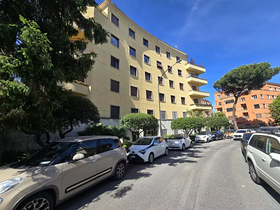 Immagine 1 di Pentalocale in affitto  in Via Francesco Denza 3 a Roma
