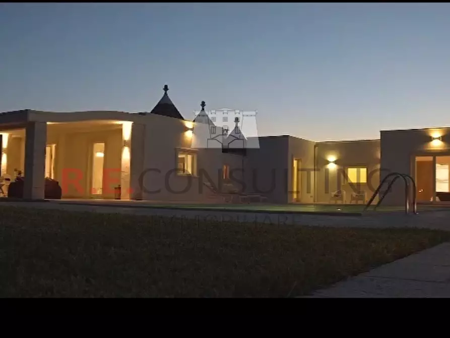 Immagine 32 di Villa in vendita  a Martina Franca