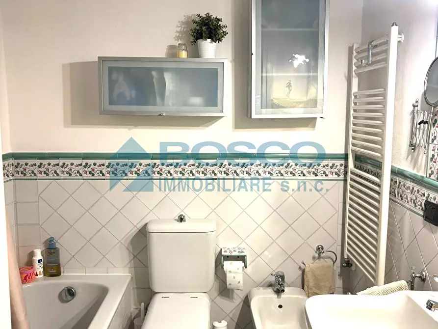 Immagine 10 di Quadrilocale in affitto  in Salita Ruffino 43 a La Spezia