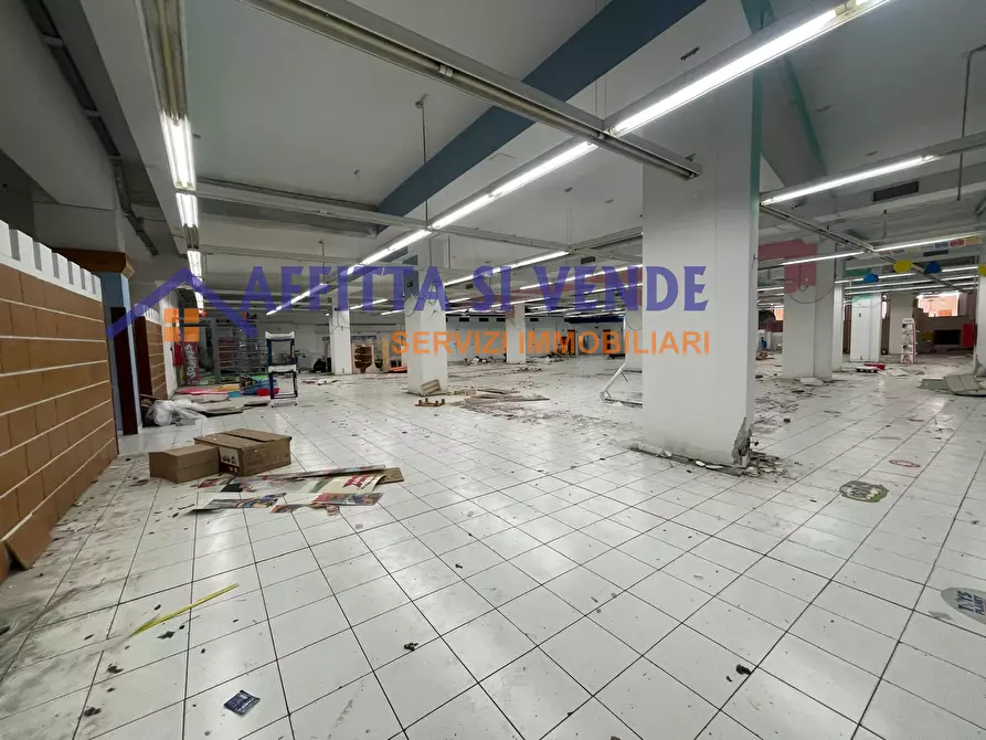 Immagine 2 di Locale commerciale in affitto  in Via Tevere 72 a Siracusa