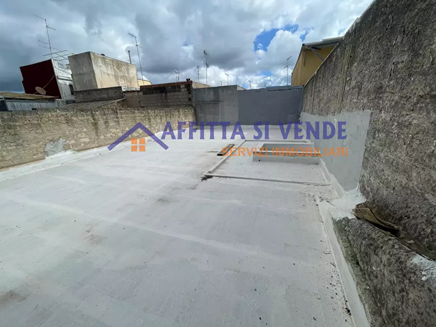 Immagine 15 di Magazzino in vendita  a Floridia