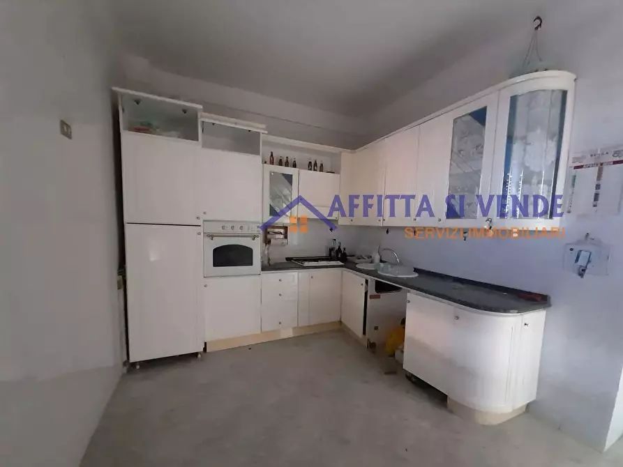 Immagine 8 di Pentalocale in vendita  in Via Corsica 29 a Siracusa