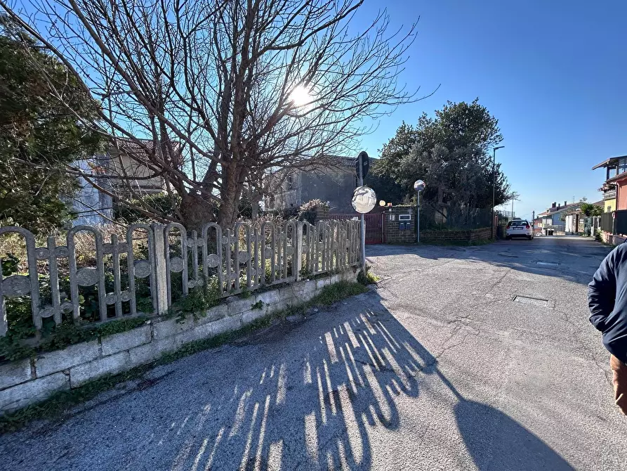 Immagine 3 di Rustico / casale in vendita  a Pescara