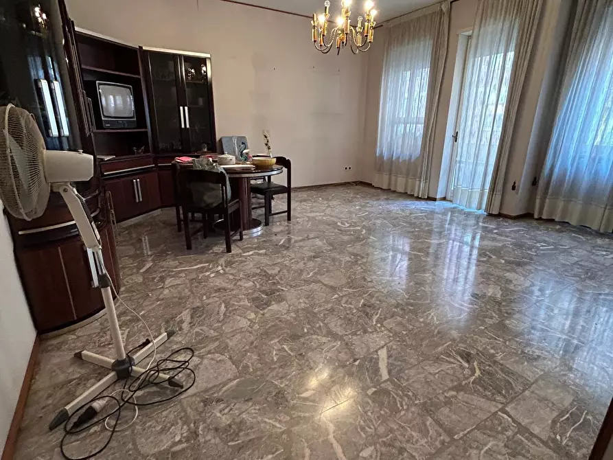 Immagine 10 di Quadrilocale in vendita  in via ronchi 93 a Pescara