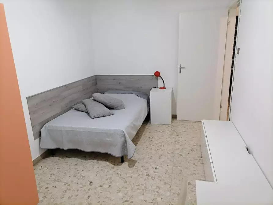 Immagine 14 di Stanza singola in affitto  a Pescara