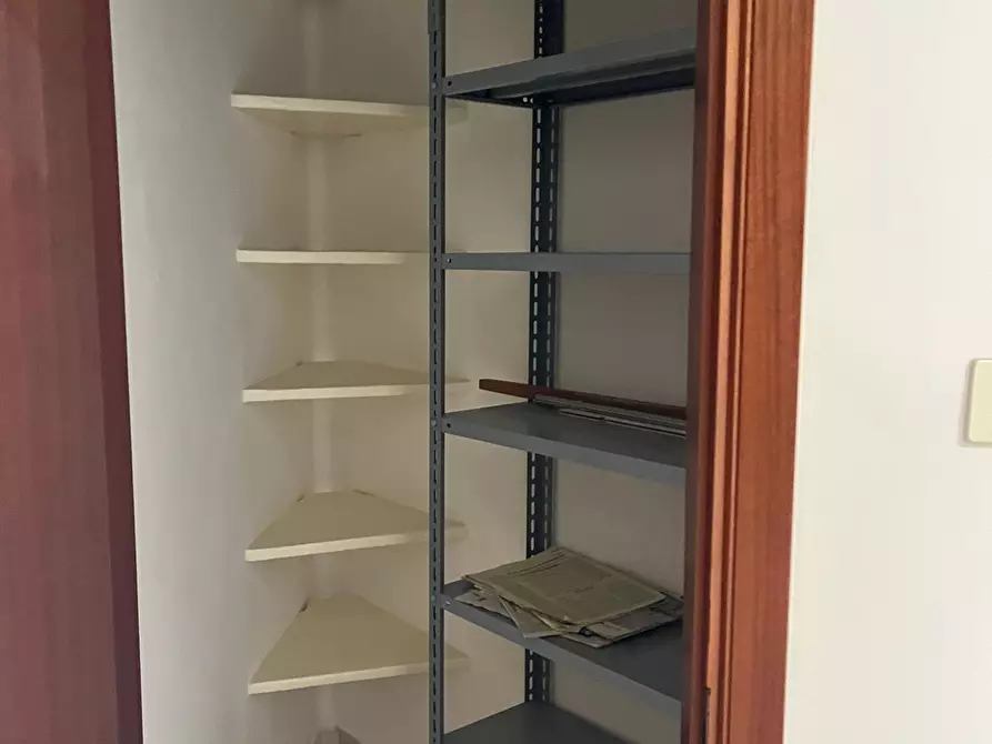 Immagine 3 di Pentalocale in vendita  a Pescara