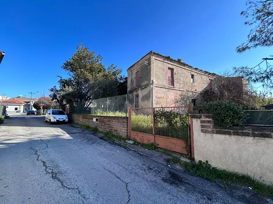 Immagine 8 di Rustico / casale in vendita  a Pescara