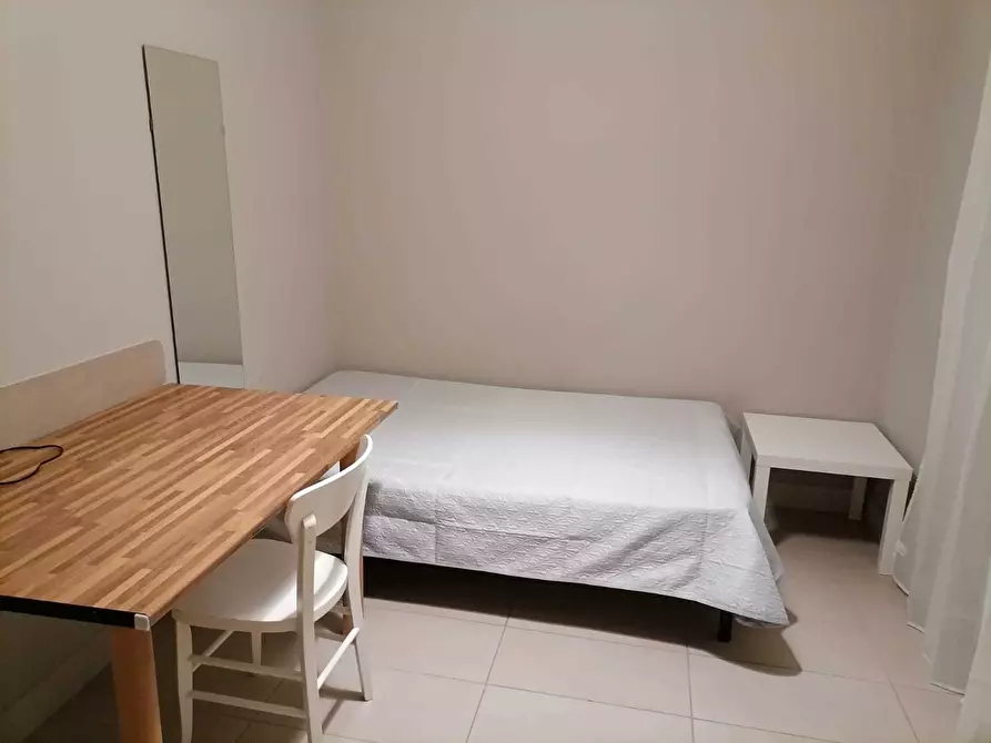 Immagine 11 di Stanza singola in affitto  a Pescara