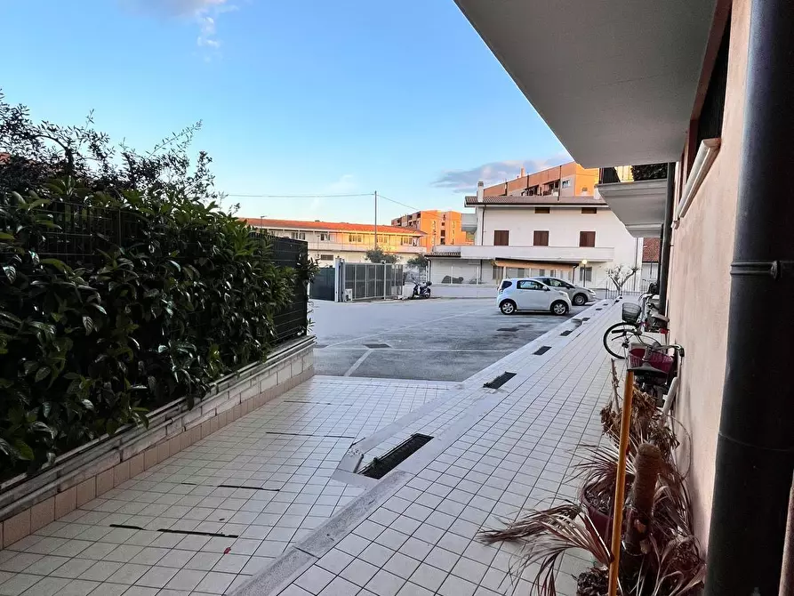 Immagine 29 di Bilocale in affitto  a Pescara