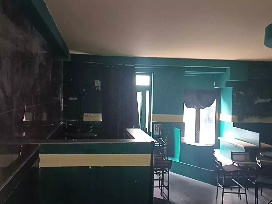 Immagine 2 di Attività commerciale in vendita  a Pescara