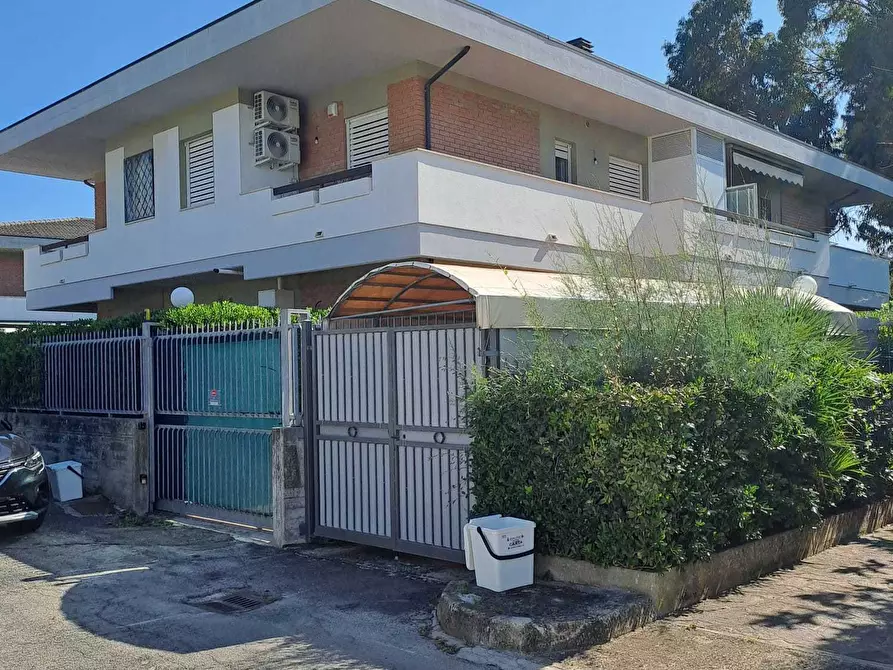 Immagine 1 di Villa in vendita  in Via Figlie della Sapienza 15 a Pescara