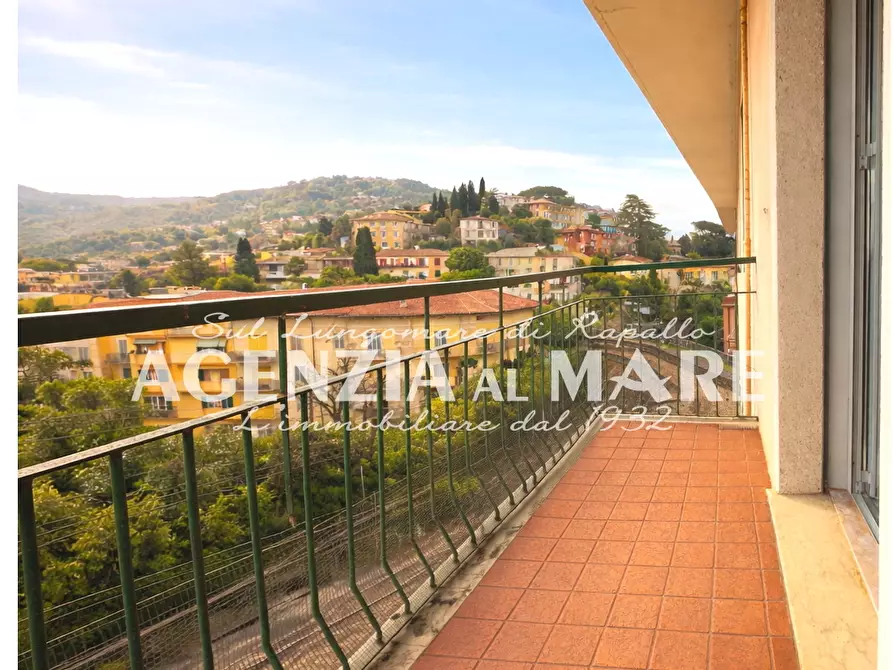 Immagine 1 di Bilocale in vendita  a Rapallo