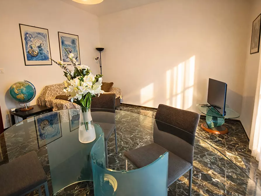 Immagine 2 di Trilocale in vendita  a Rapallo