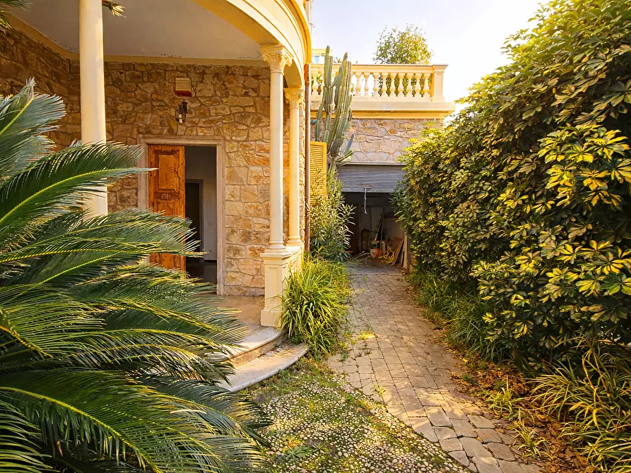 Immagine 14 di Quadrilocale in vendita  a Chiavari