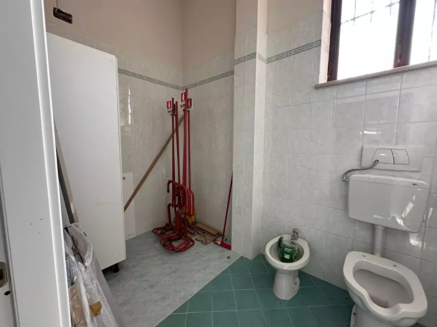 Immagine 5 di Locale commerciale in affitto  a Fiano Romano