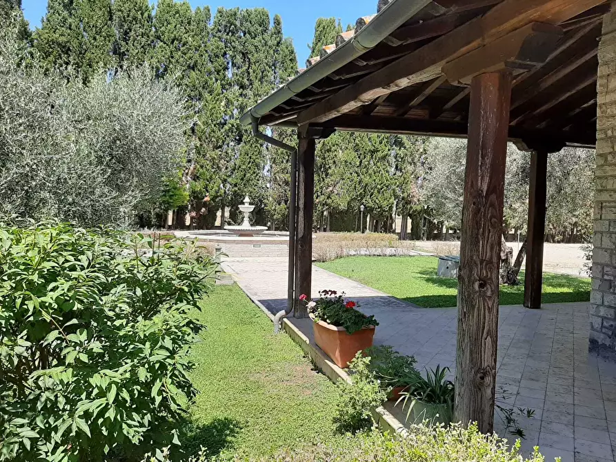 Immagine 11 di Palazzo in vendita  in Via Prato della Corte 12 a Fiano Romano