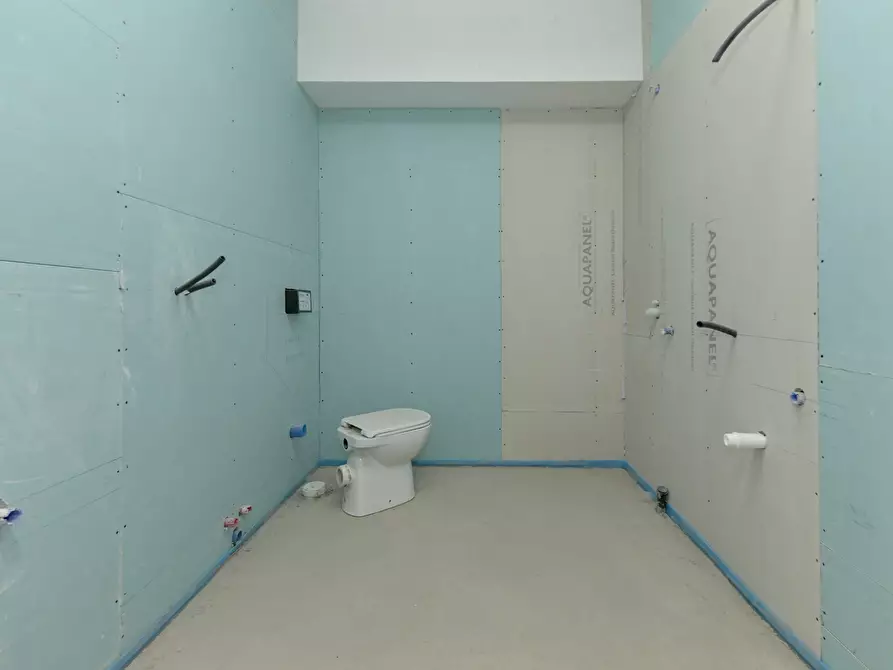 Immagine 12 di Loft/Open space in vendita  in Via Ugo Foscolo 6 a Torino