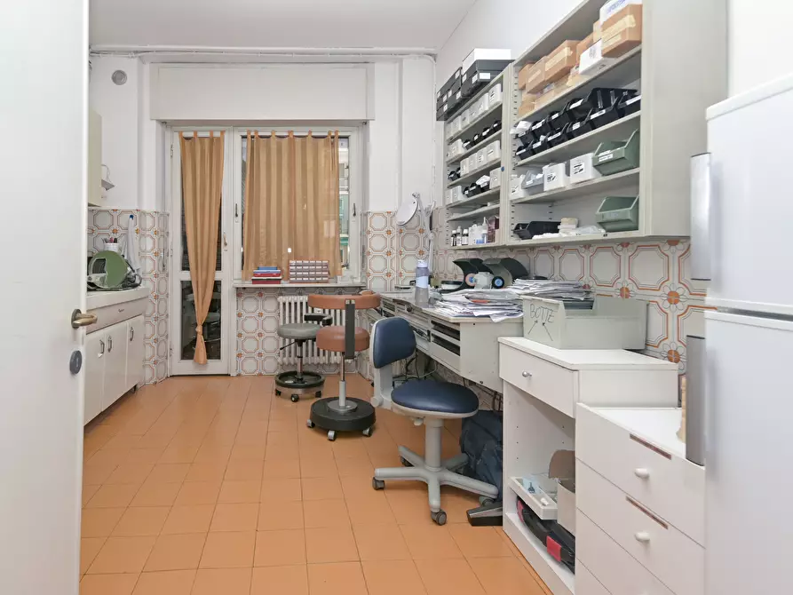 Immagine 10 di Ufficio in vendita  in Corso Monte Cucco 85 a Torino