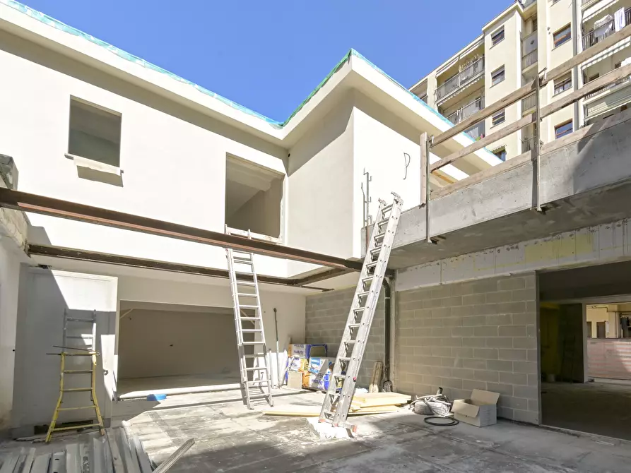 Immagine 17 di Loft/Open space in vendita  in Via Ugo Foscolo 6 a Torino