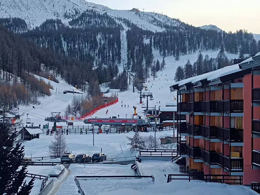 Immagine 35 di Trilocale in vendita  in Via del Colle 5252 a Sestriere