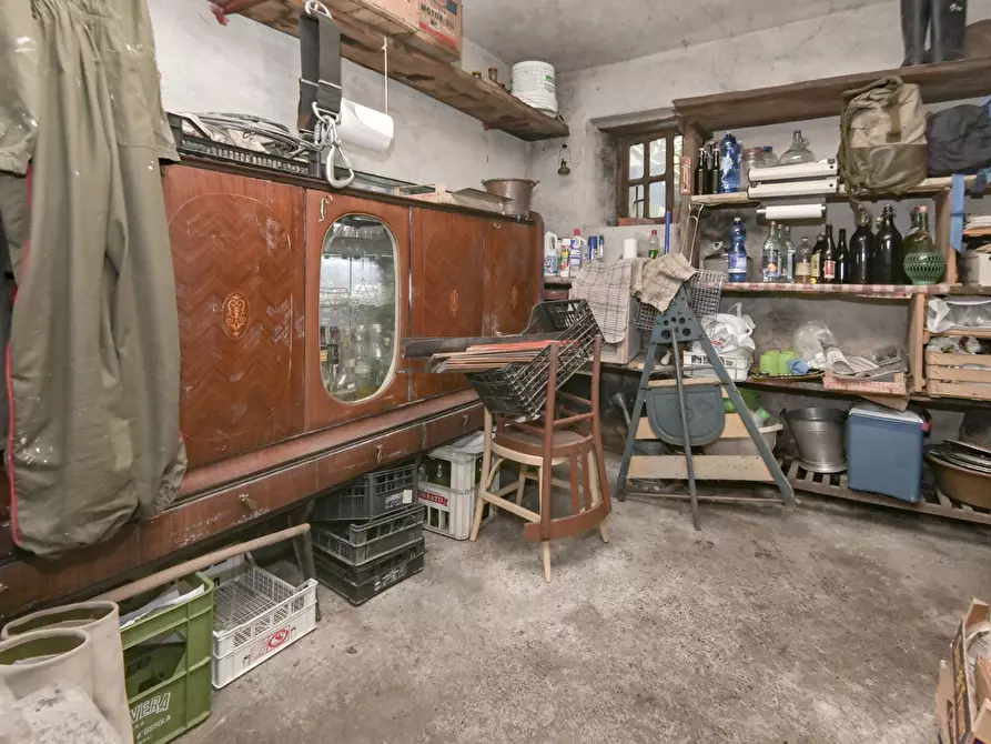 Immagine 42 di Pentalocale in vendita  in via torino 4 a Lemie