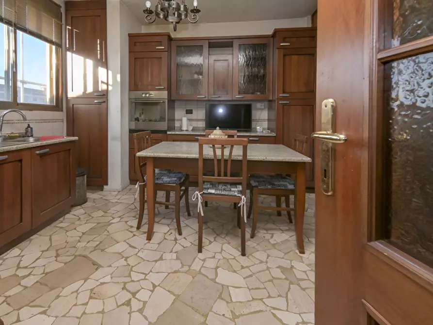 Immagine 58 di Attico in vendita  in Via Ventimiglia 76 a Torino