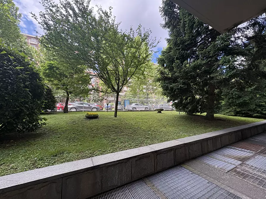 Immagine 27 di Quadrilocale in vendita  in Corso Monte Cucco 73 a Torino