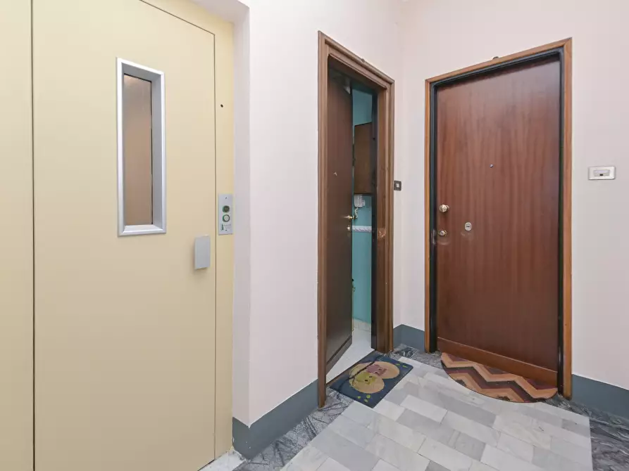 Immagine 7 di Bilocale in vendita  in Via Monginevro 220 a Torino