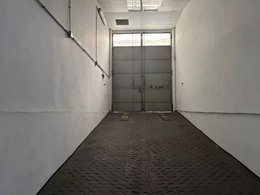 Immagine 12 di Capannone industriale in vendita  in Via Parella 3 a Torino