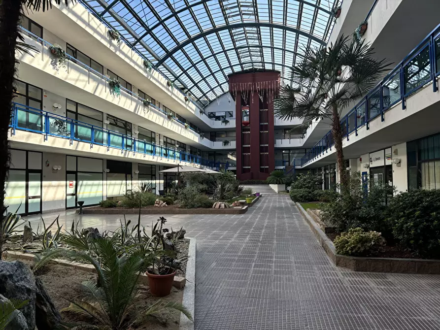 Immagine 10 di Ufficio in vendita  in Strada Torino 43/45 a Orbassano