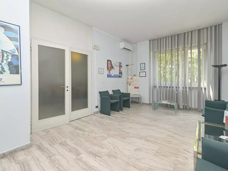 Immagine 7 di Ufficio in vendita  in Corso Monte Cucco 85 a Torino